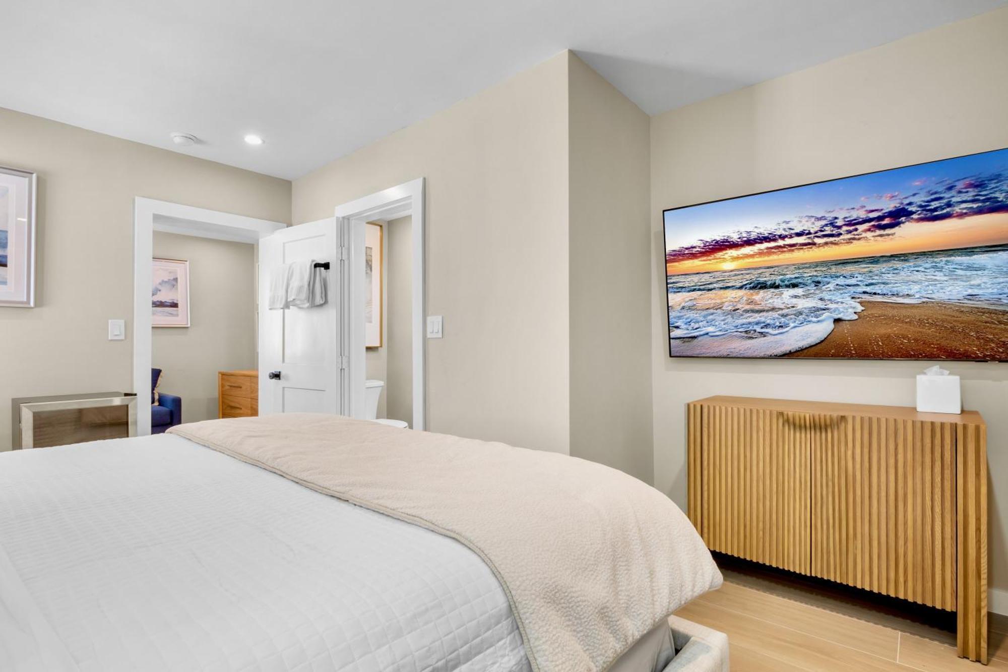 1 Bedroom Queen Suite,1730038160:JPEG