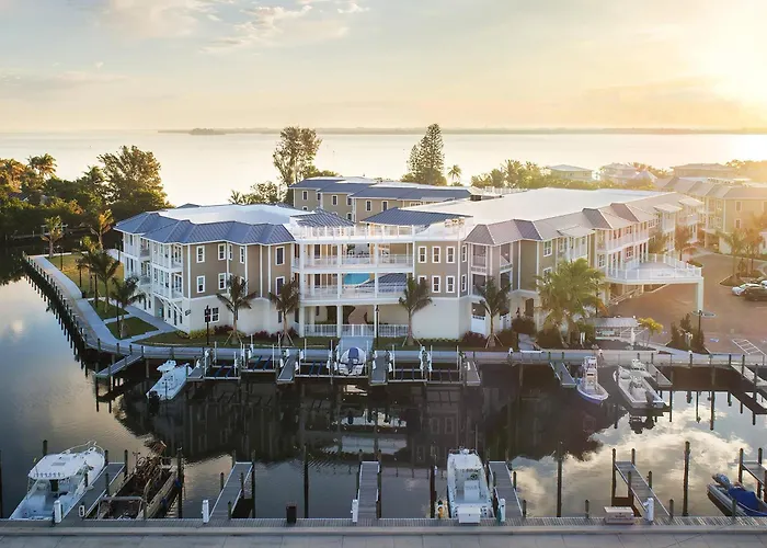 Romantic hotel: Waterline Villas & Marina, Autograph Collection